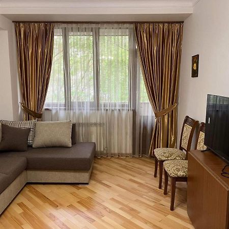 Apartment In City Center Erévan Extérieur photo